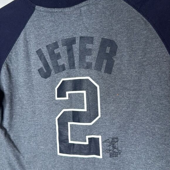 Majestic Yankees Kids Long Sleeve Shirt - Navy and Gray. Size 8. - Picture 8 of 8